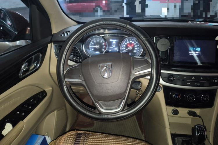 Used Baojun 730 2016 1.5L Manual Comfort Version 7 Seats China V Emission Standard Steering Wheel