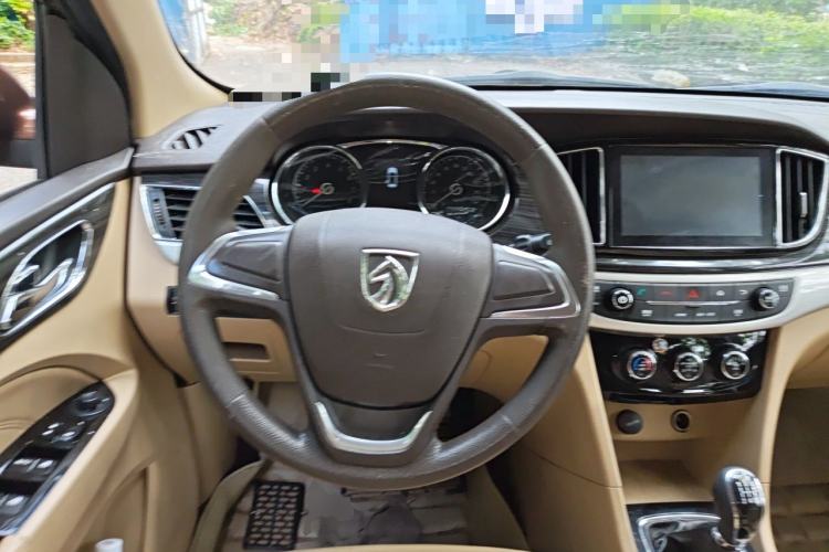 Used Baojun 730 2016 1.5L Manual Comfort Version 7 Seats China V Emission Standard Steering Wheel