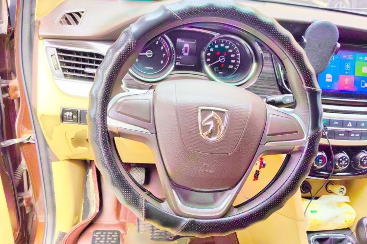 Used Baojun 730 2016 1.8L iAMT Comfort Version 7 Seats Steering Wheel