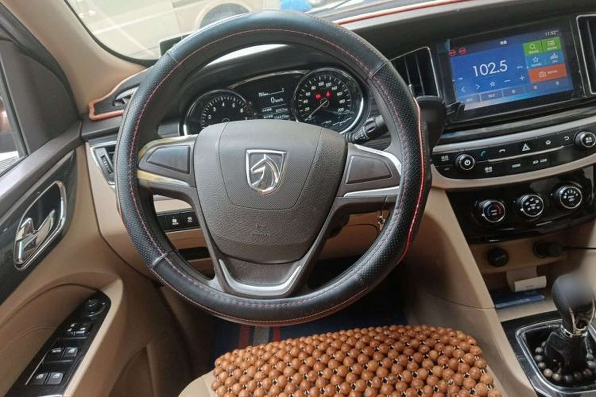 Used Baojun 730 2016 1.5L Manual Comfort Version 7 Seats China V Emission Standard Steering Wheel