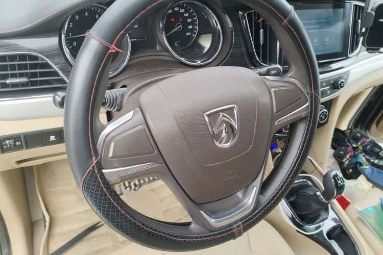 Used Baojun 730 2016 1.5L Manual Comfort Version 7 Seats China V Emission Standard Steering Wheel
