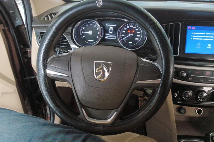 Used Baojun 730 2016 1.5L Manual Comfort Version 7 Seats China V Emission Standard Steering Wheel