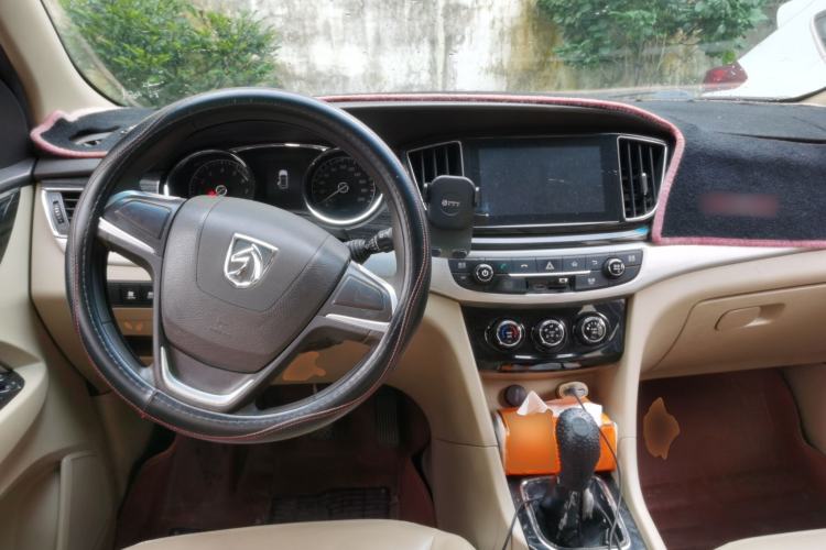 Used Baojun 730 2016 1.5L Manual Comfort Version 7 Seats China V Emission Standard Steering Wheel