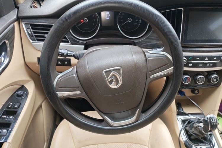 Used Baojun 730 2016 1.5L Manual Comfort Version 7 Seats China V Emission Standard Steering Wheel