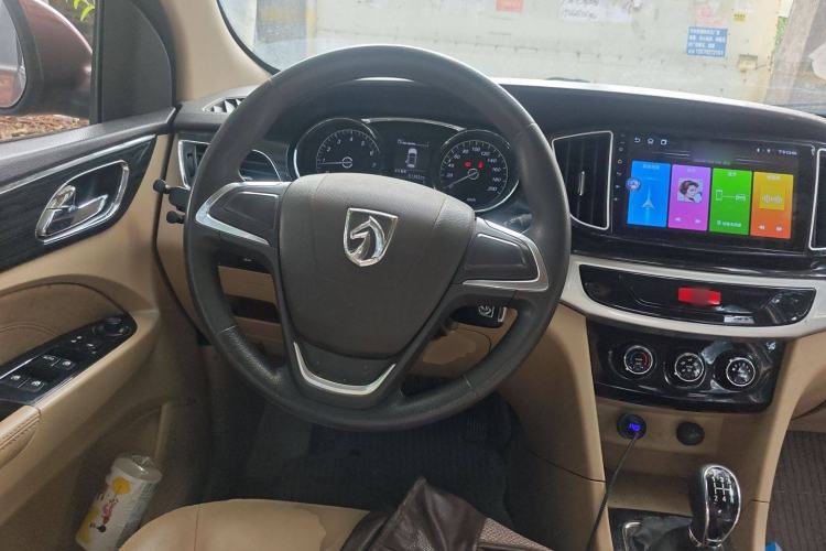 Used Baojun 730 2016 1.5L Manual Comfort Version 7 Seats China V Emission Standard Steering Wheel
