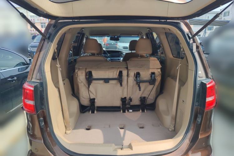 Used Baojun 730 2016 1.5T Manual Comfort Version 7 Seats Trunk