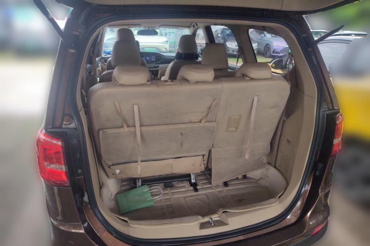Used Baojun 730 2016 1.5T Manual Comfort Version 7 Seats Trunk