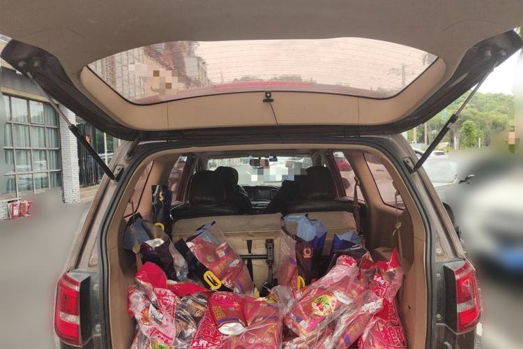 Used Baojun 730 2016 1.8L iAMT Luxury Model 7 Seats Trunk