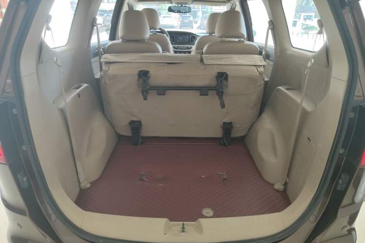 Used Baojun 730 2016 1.5L Manual Comfort Version 7 Seats China V Emission Standard Trunk