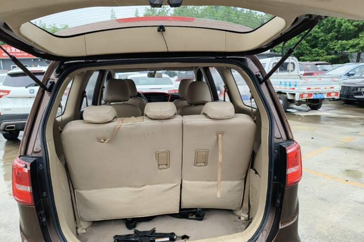 Used Baojun 730 2016 Revised 1.5L Manual Standard Version 7 Seats China V Emission Standard Trunk