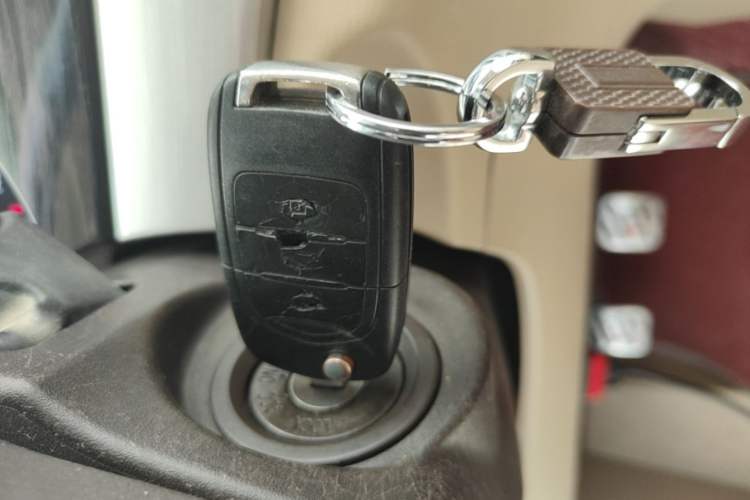 Used Baojun 730 2016 1.5L Manual Comfort Version 7 Seats China V Emission Standard Vehicle Key