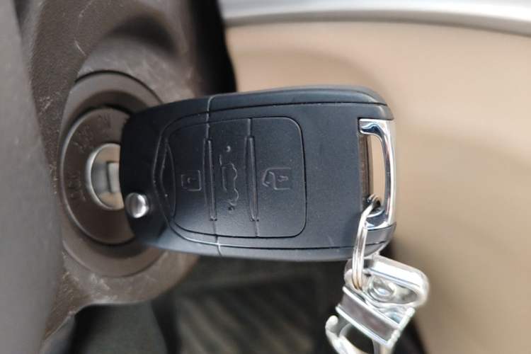 Used Baojun 730 2016 1.5L Manual Comfort Version 7 Seats China V Emission Standard Vehicle Key