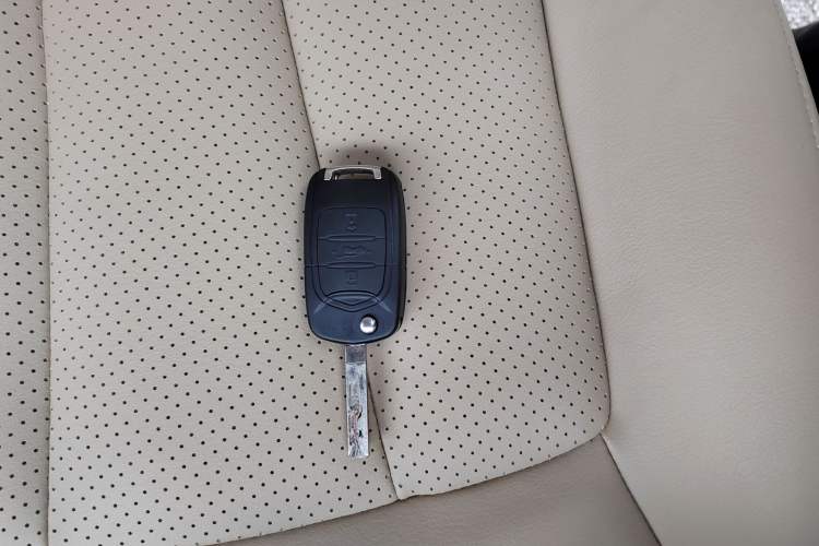 Used Baojun 730 2016 1.8L iAMT Comfort Version 7 Seats Vehicle Key