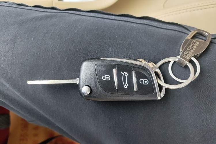 Used Baojun 730 2016 1.5L Manual Luxury Edition 7 Seats Vehicle Key