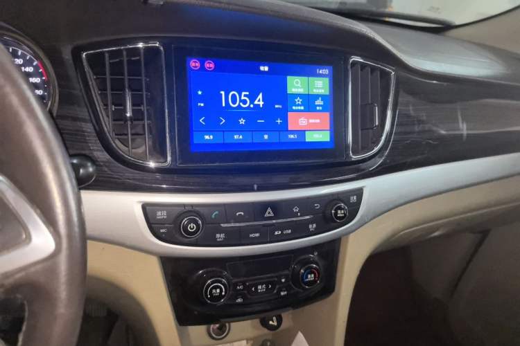 Used Baojun 730 2016 1.5L Manual Comfort Version 7 Seats China V Emission Standard Audio And AC Panel