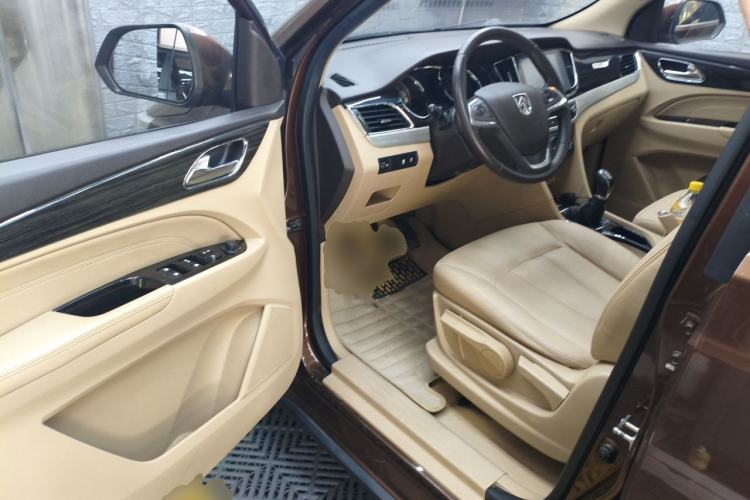 Used Baojun 730 2016 1.8L Manual Luxury Edition 7 Seats Driver Seat