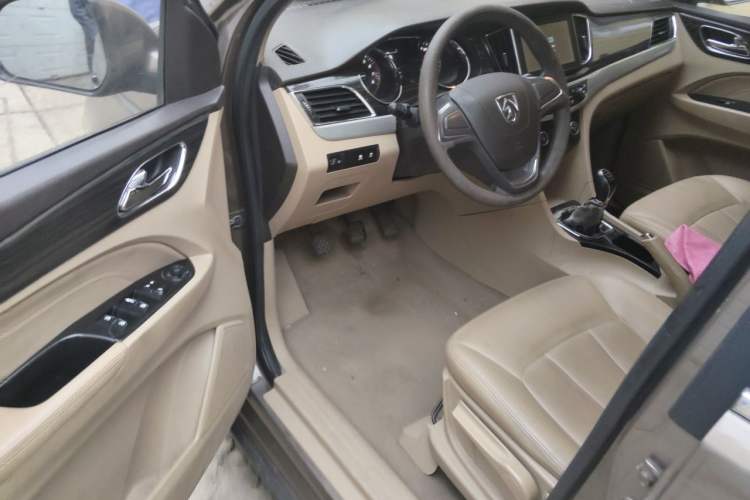 Used Baojun 730 2016 1.5L Manual Comfort Version 7 Seats China V Emission Standard Driver Seat