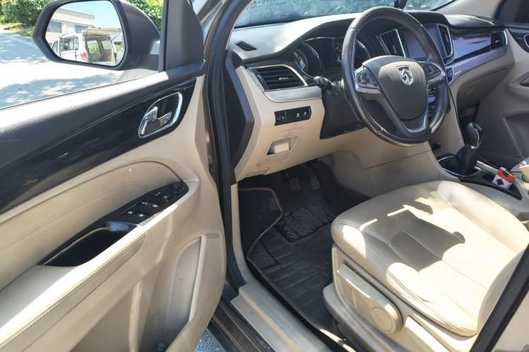 Used Baojun 730 2016 1.8L Manual Luxury Edition 7 Seats Driver Seat