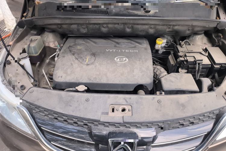 Used Baojun 730 2016 1.8L iAMT Comfort Version 7 Seats Engine Bay