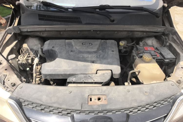 Used Baojun 730 2016 1.5L Manual Comfort Version 7 Seats China V Emission Standard Engine Bay