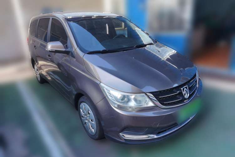 Used Baojun 730 2016 Revised 1.5L Manual Standard Version 7 Seats China V Emission Standard Front Right 45 Deg