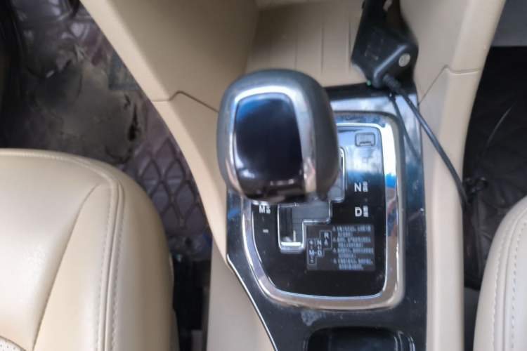 Used Baojun 730 2016 1.8L iAMT Comfort Version 7 Seats Gear Lever
