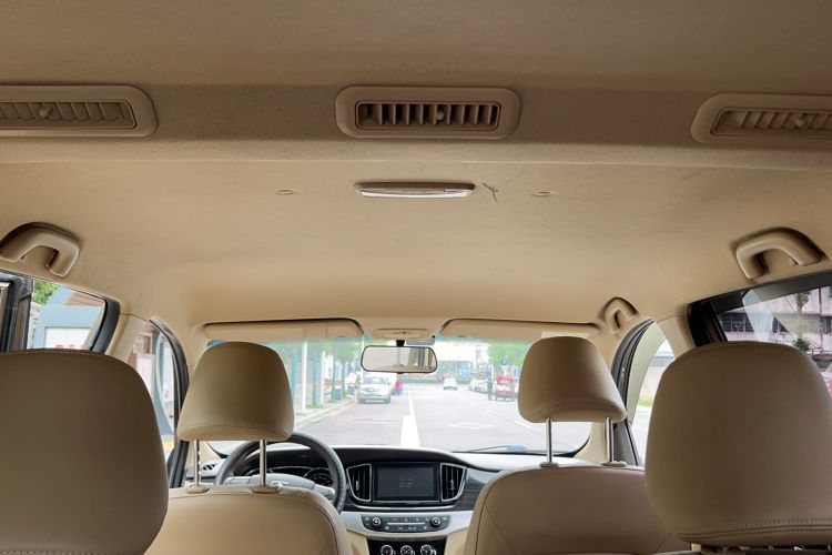 Used Baojun 730 2016 1.5L Manual Comfort Version 7 Seats China V Emission Standard Headliner