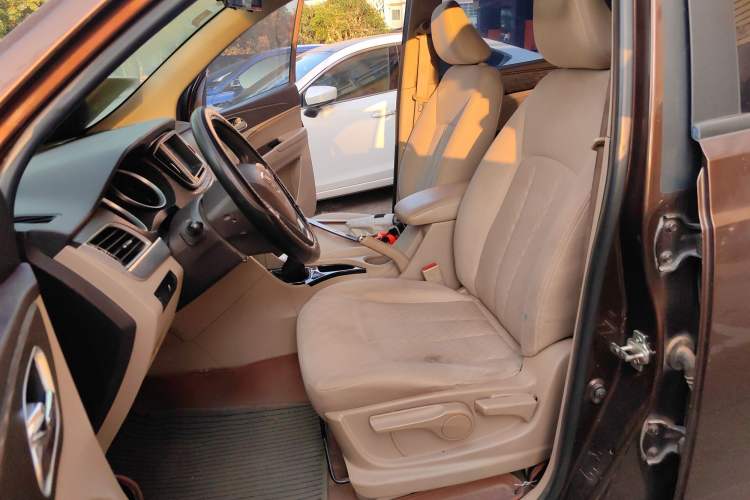 Used Baojun 730 2016 1.5L Manual Standard Version 7 Seats Left Front Seat