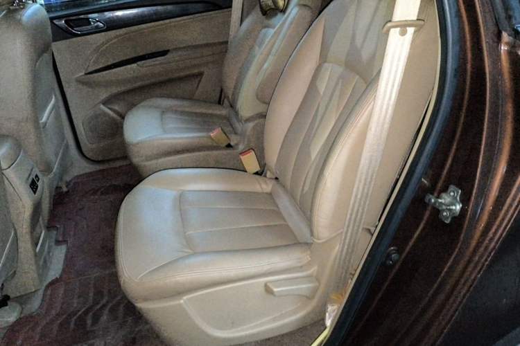 Used Baojun 730 2016 1.8L iAMT Luxury Model 7 Seats Left Rear Seat