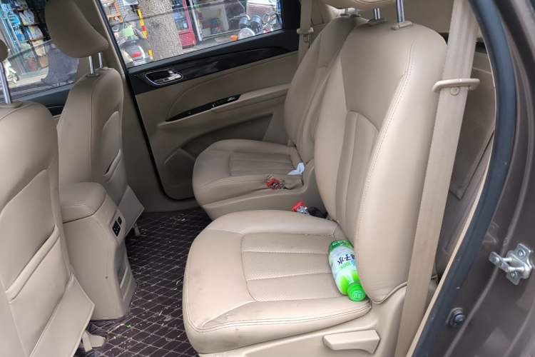 Used Baojun 730 2016 1.8L iAMT Comfort Version 7 Seats Left Rear Seat