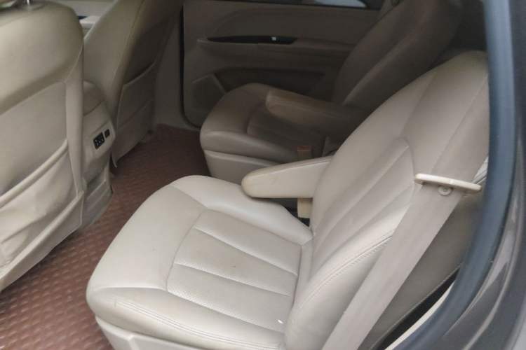 Used Baojun 730 2016 1.5L Manual Comfort Version 7 Seats China V Emission Standard Left Rear Seat