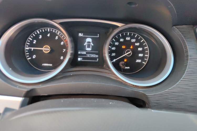 Used Baojun 730 2016 1.5L Manual Standard Version 7 Seats Odometer Close Up