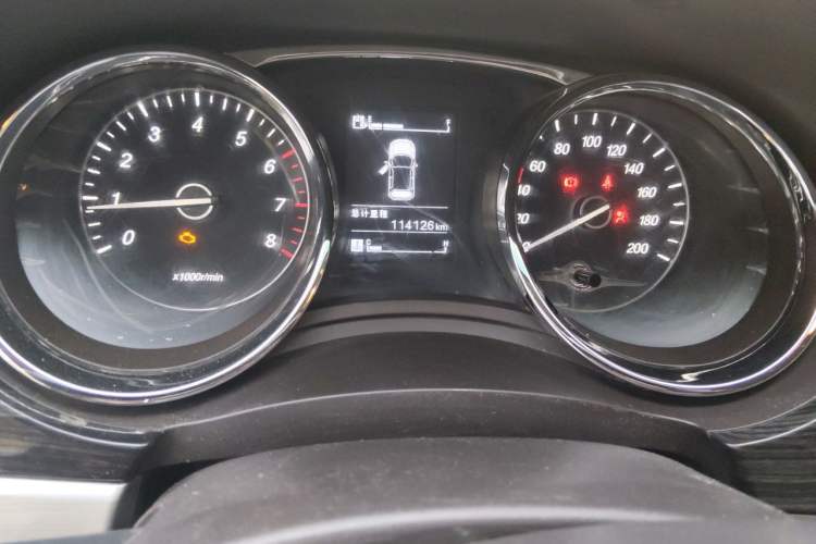Used Baojun 730 2016 1.5L Manual Comfort Version 7 Seats China V Emission Standard Odometer Close Up