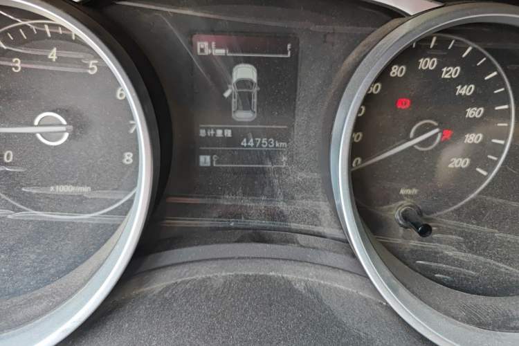 Used Baojun 730 2016 1.5L Manual Standard Version 7 Seats Odometer Close Up