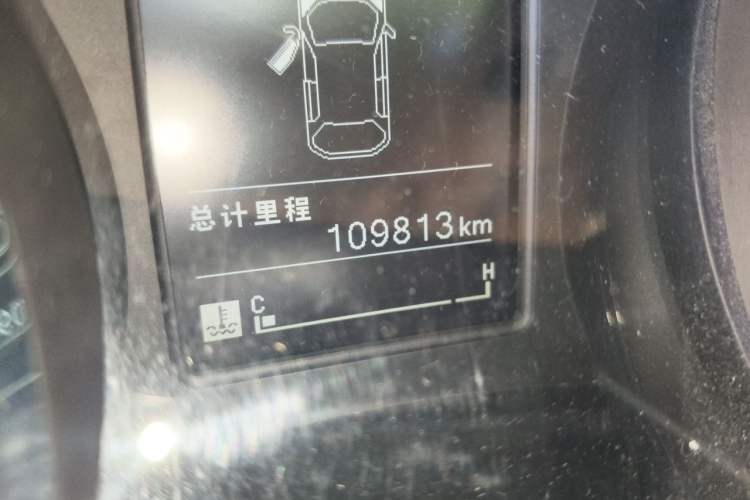 Used Baojun 730 2016 1.8L Manual Luxury Edition 7 Seats Odometer Close Up