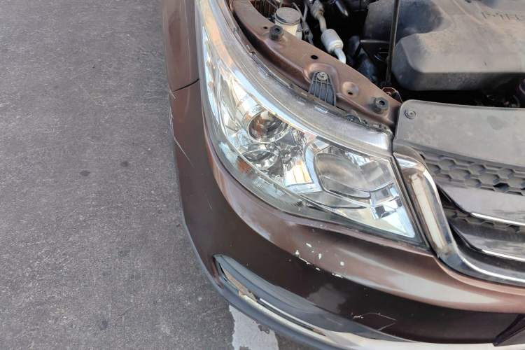 Used Baojun 730 2016 1.5L Manual Standard Version 7 Seats Right Front Headlight