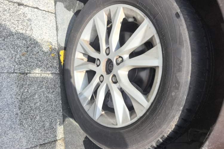 Used Baojun 730 2016 1.5L Manual Comfort Version 7 Seats China V Emission Standard Right Front Wheel Hub