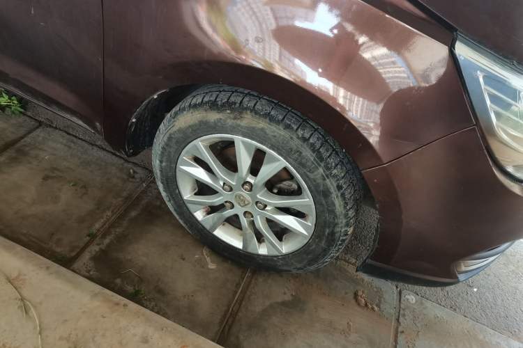 Used Baojun 730 2016 Revised 1.5L Manual Standard Version 7 Seats China V Emission Standard Right Front Wheel Hub