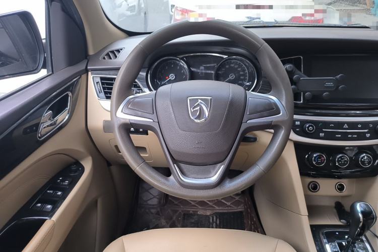 Used Baojun 730 2016 1.8L iAMT Comfort Version 7 Seats Steering Wheel