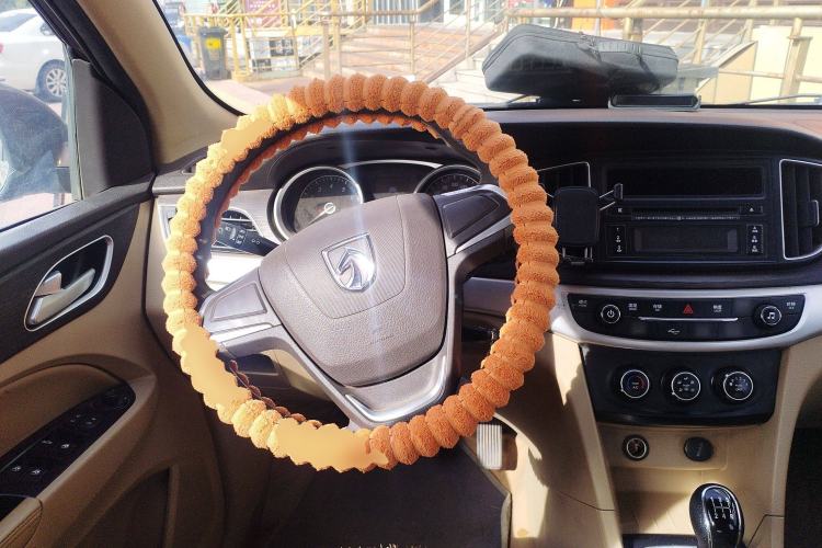 Used Baojun 730 2016 1.5L Manual Standard Version 7 Seats Steering Wheel