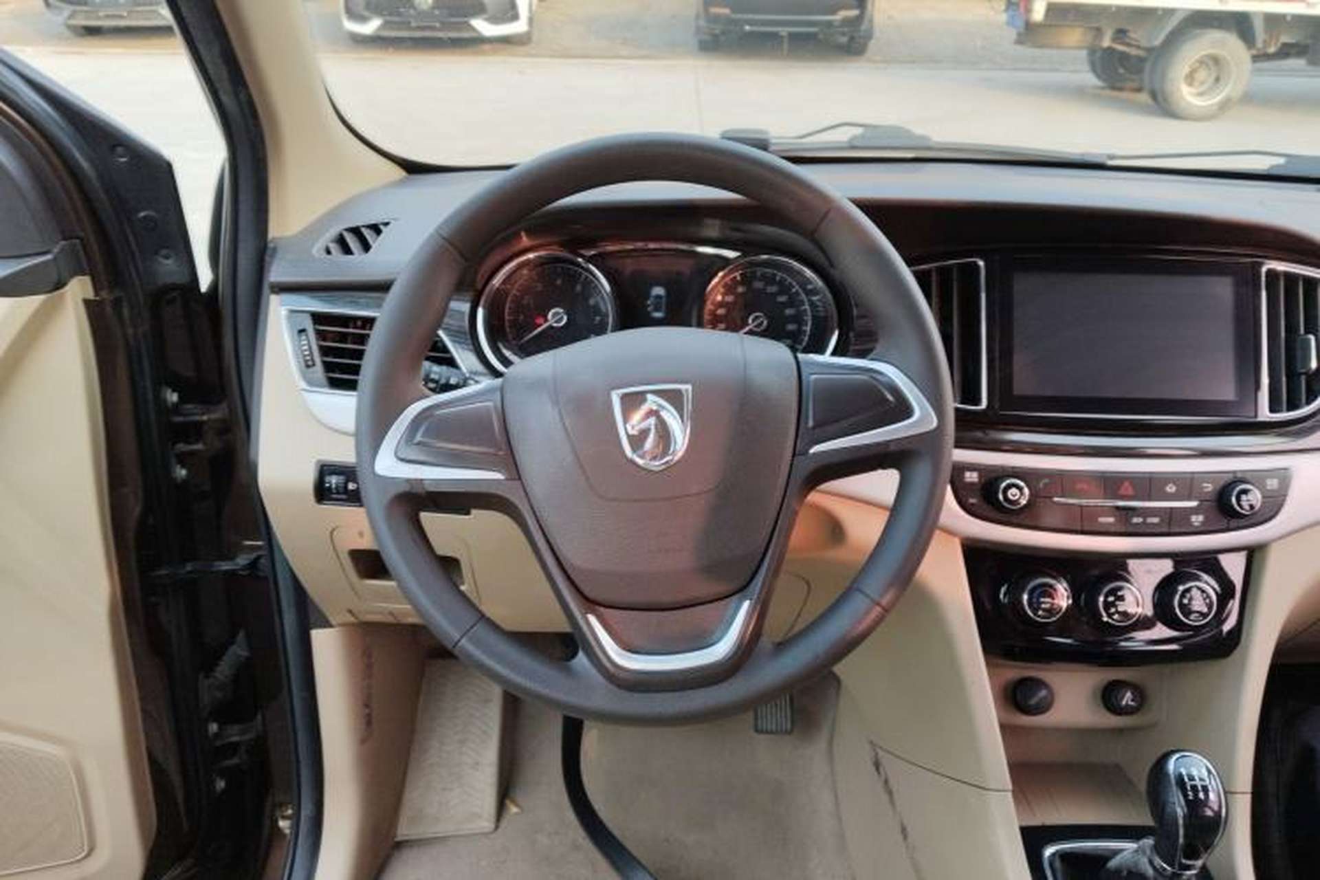 Used Baojun 730 2016 1.5L Manual Comfort Version 7 Seats China V Emission Standard Steering Wheel