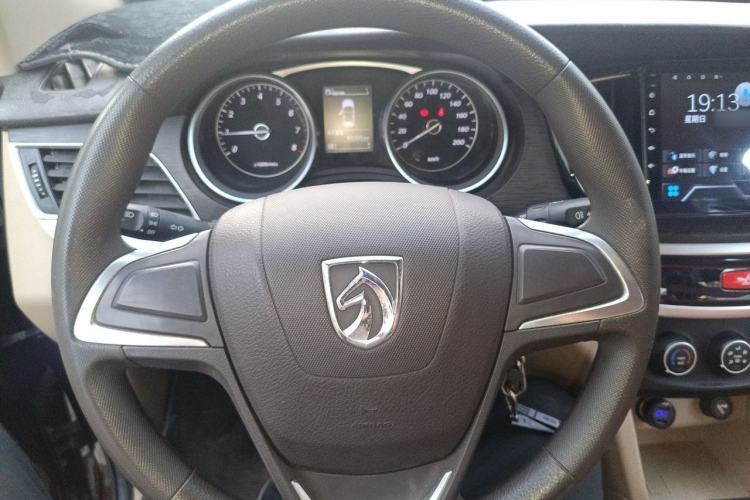 Used Baojun 730 2016 1.5L Manual Value Edition 7 Seats China V Emission Standard Steering Wheel