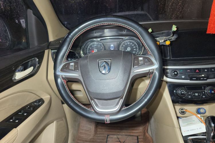 Used Baojun 730 2016 1.8L iAMT Luxury Model 7 Seats Steering Wheel
