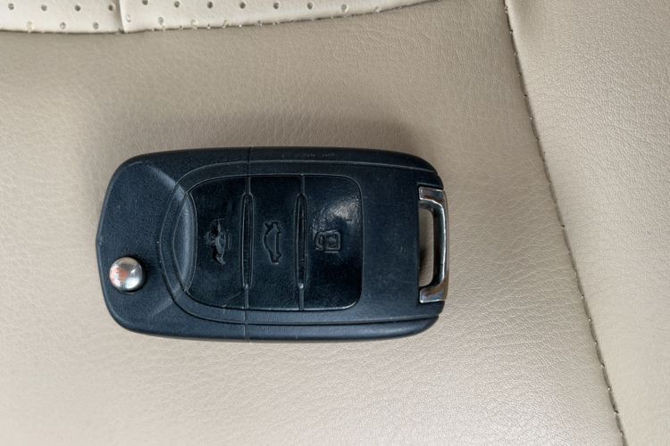 Used Baojun 730 2016 1.5L Manual Comfort Version 7 Seats China V Emission Standard Vehicle Key