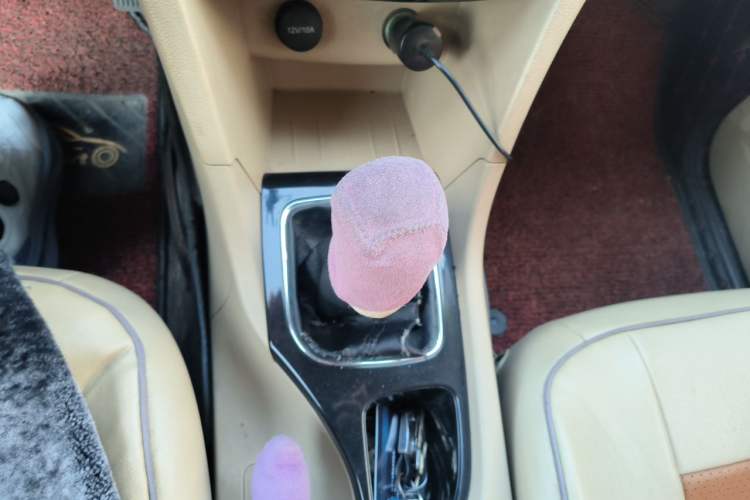 Used Baojun 730 2016 1.5L Manual Luxury Edition 7 Seats Gear Lever