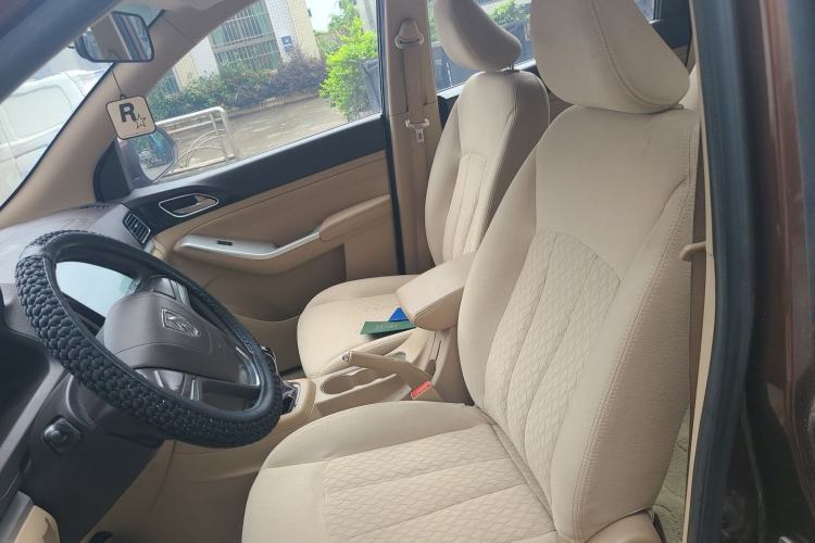Used Baojun 730 2016 1.5L Manual Value Edition 7 Seats China V Emission Standard Left Front Seat