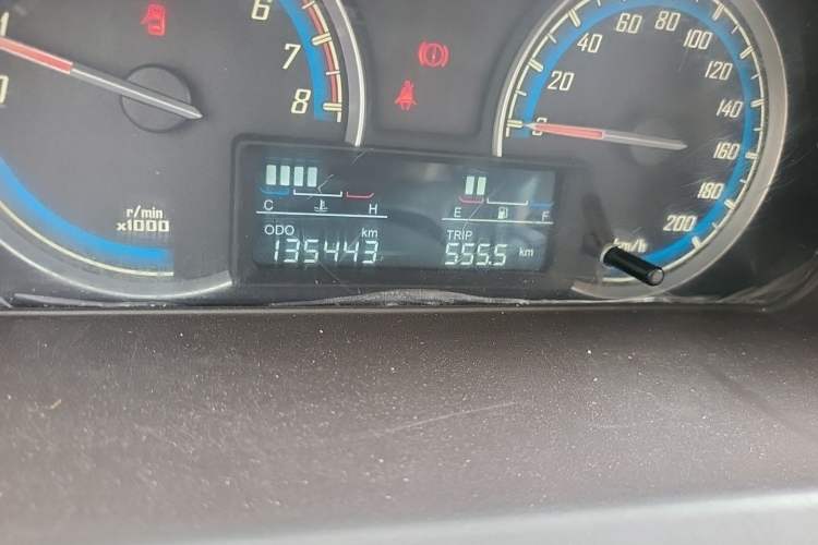 Used Baojun 730 2016 1.5L Manual Value Edition 7 Seats China V Emission Standard Odometer Close Up