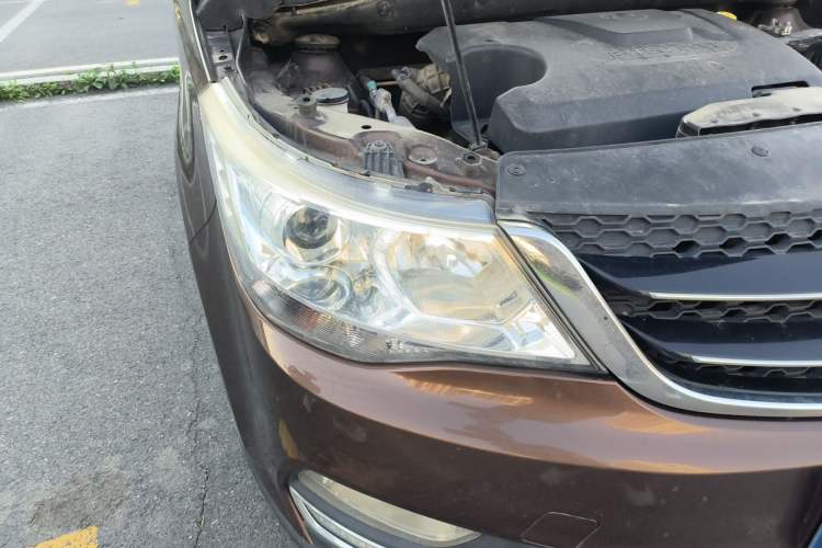 Used Baojun 730 2016 1.5L Manual Luxury Edition 7 Seats Right Front Headlight