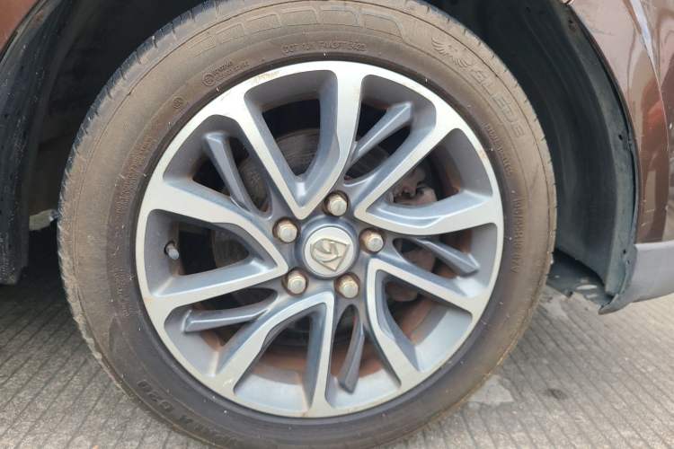 Used Baojun 730 2016 1.5L Manual Value Edition 7 Seats China V Emission Standard Right Front Wheel Hub