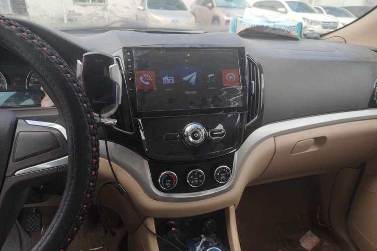 Used Baojun 730 2016 1.5L Manual Value Edition 7 Seats China V Emission Standard Audio And AC Panel